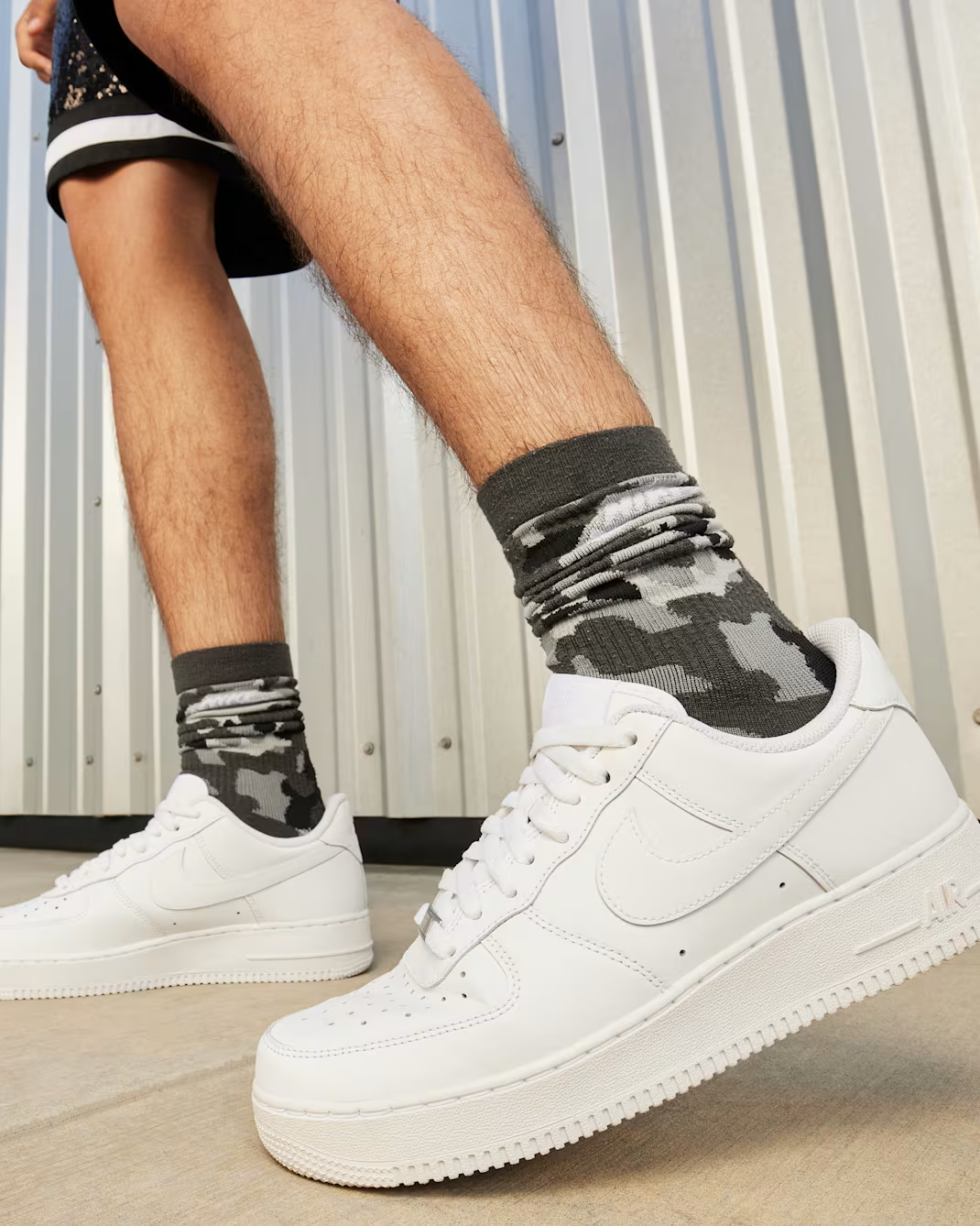 Air Force 1 着用 - 足元クローズアップ
